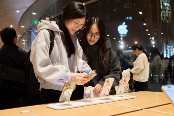 Zákazníci objevují řadu iPhone 15.