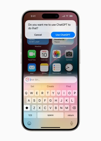 Pokud k tomu uživatel udělí svolení, může Siri využít rozsáhlé znalosti ChatGPT a nabídnout odpověď přímo.