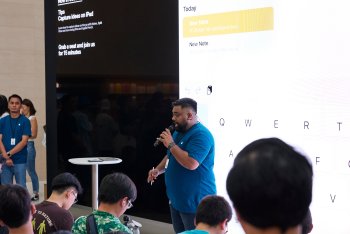 Člen týmu Apple vede jedno z prvních setkání Today at Apple na burze Apple The Exchange TRX.