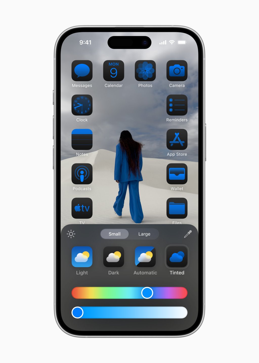 Na domovsk&eacute; obrazovce iOS 18 lze volně přesouvat aplikace a widgety, což umožňuje maxim&aacute;ln&iacute; flexibilitu při rozvržen&iacute;. Uživatel&eacute; si mohou zvolit mezi světl&yacute;m, tmav&yacute;m vzhledem nebo barevn&yacute;mi odst&iacute;ny, a plně si tak přizpůsobit vzhled sv&eacute;ho displeje.