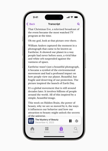 Přepisy na Apple Podcasts mohou uživatelům pomoci zachytit každé slovo jejich oblíbených moderátorů, naučit se nový jazyk a snadněji najít fakta, která v epizodě slyšeli.