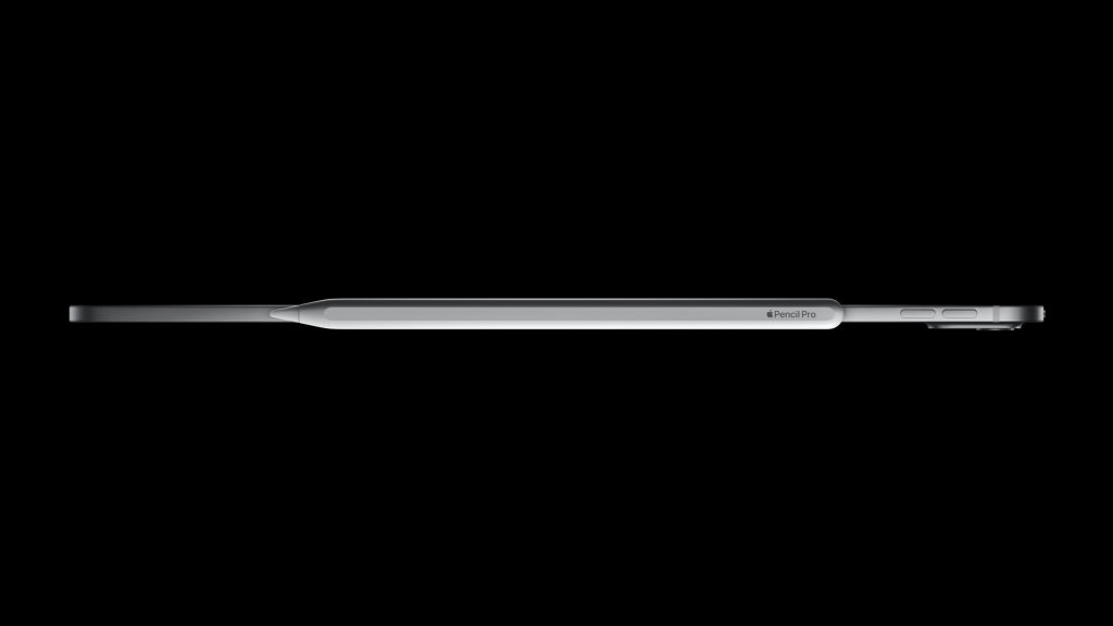Apple iPad Pro s Apple Pencil Pro z boku &ndash; Elegantn&iacute; a tenk&yacute; design iPad Pro 2024 s Apple Pencil Pro. Oba produkty ukazuj&iacute; sv&eacute; pr&eacute;miov&eacute; zpracov&aacute;n&iacute; a pokročilou ergonomii pro profesion&aacute;ln&iacute; kreativn&iacute; využit&iacute;.