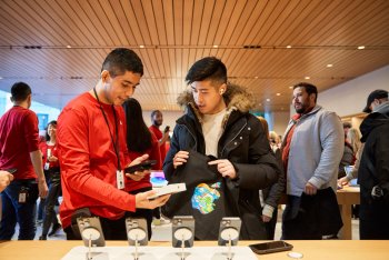 Otevření nového centra Apple Pacific ve Vancouveru