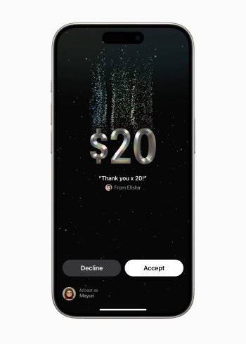 Pomocí funkce Tap to Cash mohou uživatelé posílat a přijímat Apple Cash pouhým přiložením dvou zařízení iPhone k sobě.