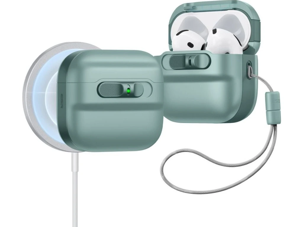 Ochrana a pohodlné nabíjení s ESR Pulse HaloLock MagSafe pouzdrem pro Apple AirPods 4 Zelené ochranné pouzdro ESR Pulse HaloLock MagSafe pro Apple AirPods 4, připojené k MagSafe nabíjecí stanici s popruhem pro bezpečné uchycení