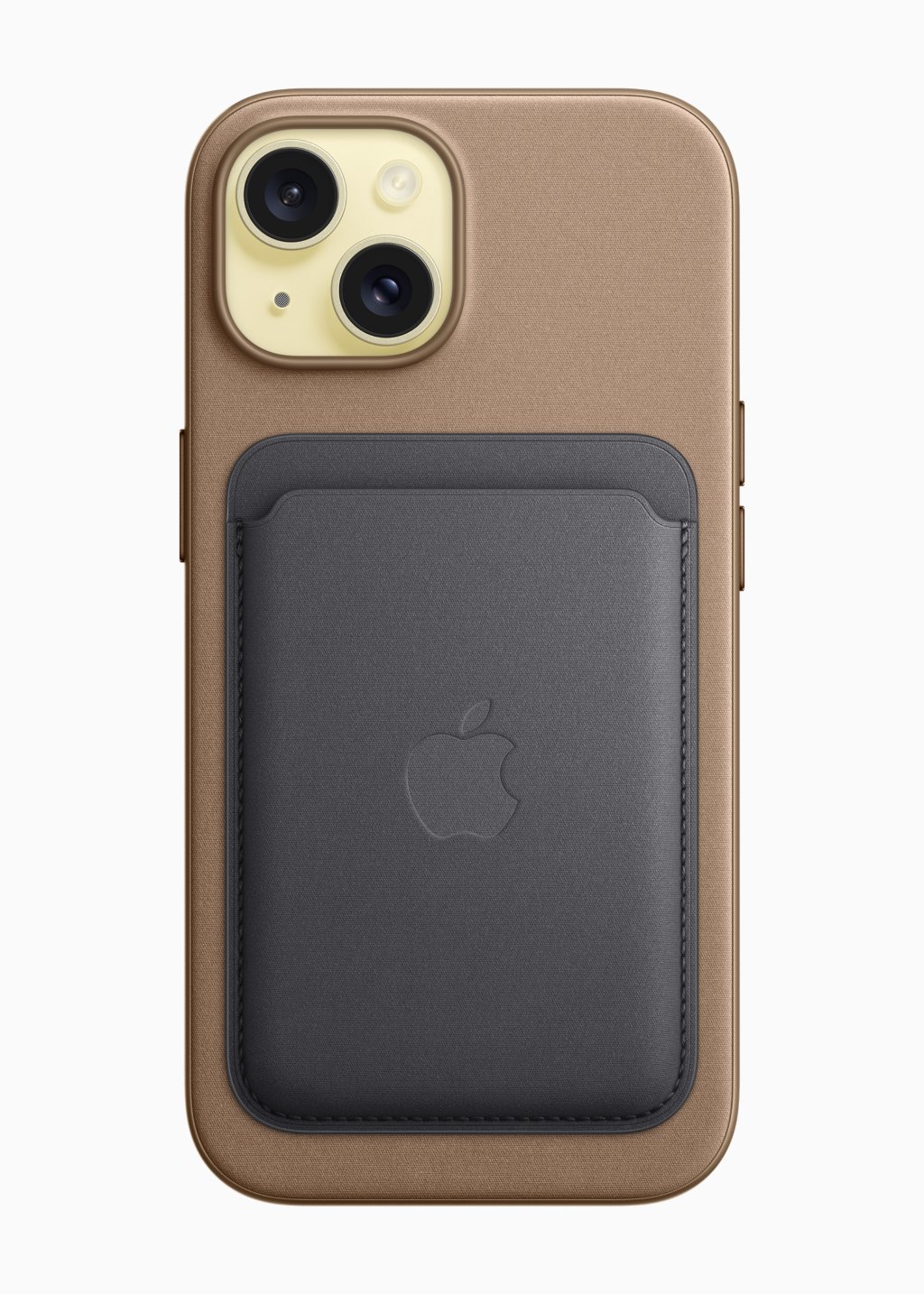 Společnost Apple nahrazuje kůži ve všech svých produktových řadách a představuje novou elegantní a odolnou textilii FineWoven, která je z 68 % vyrobena z recyklovaného materiálu. Patří sem nové pouzdro FineWoven s MagSafe a peněženka FineWoven s MagSafe pro řadu iPhone 15 i nové řemínky Apple Watch. Společnost Apple nahrazuje kůži ve všech svých produktových řadách a představuje novou elegantní a odolnou textilii FineWoven, která je z 68 % vyrobena z recyklovaného materiálu. Patří sem nové pouzdro FineWoven s MagSafe a peněženka FineWoven s MagSafe pro řadu iPhone 15 i nové řemínky Apple Watch.