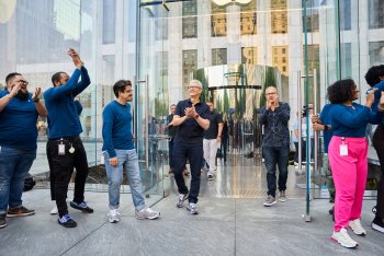 Novinky od Apple dorazily prvním zákazníkům