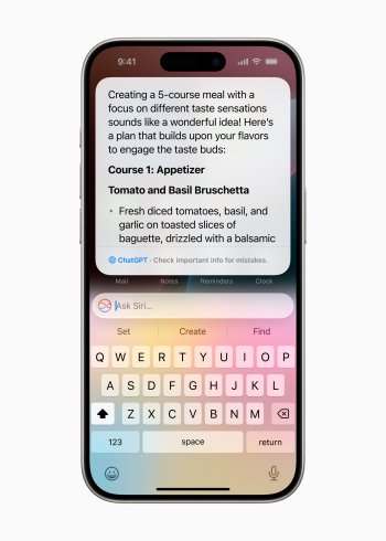 Pokud k tomu uživatel udělí svolení, může Siri využít rozsáhlé znalosti ChatGPT a nabídnout odpověď přímo.