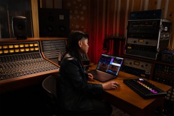 Logic Pro umožňuje uživatelům vytvářet hudbu ve studiu i na cestách.