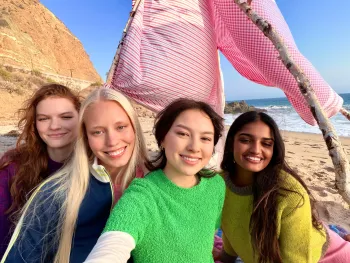 Apple představuje iPhone 17: nový design, lepší selfie kamera a výkon čipu A19