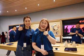 Tým Apple Jing'an je připraven pomoci zákazníkům s nákupem a nastavením nových zařízení, poskytnout osobní podporu, naučit je přejít na iOS a mnoho dalšího.