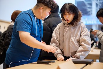 Maloobchodní prodejna Apple nabízí zákazníkům všechny možnosti, všechny způsoby nákupu a veškerou potřebnou podporu.
