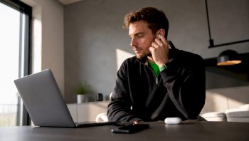 AirPods Ultra, AirPods 5 a Pro 3: co čekat v roce 2026