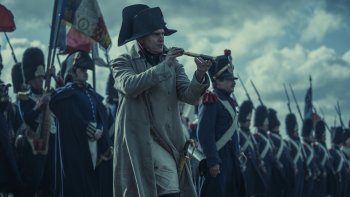 Výpravný film Ridleyho Scotta Napoleon byl nominován za nejlepší kostýmy, nejlepší výpravu a nejlepší vizuální efekty.
