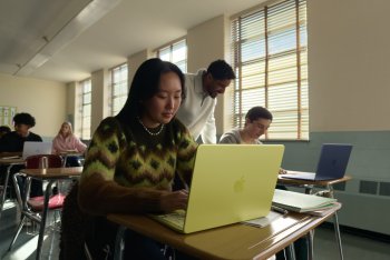 Apple v roce 2025 výrazně posunul ekologické cíle: 30 % recyklovaných materiálů, konec plastů