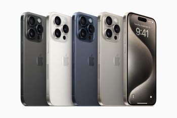 iPhone 15 Pro a iPhone 15 Pro Max budou k dispozici ve čtyřech úžasných nových povrchových úpravách: černý titan, bílý titan, modrý titan a přírodní titan.