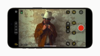 Zcela novou aplikaci Final Cut Camera na iPhonu a iPadu lze používat připojenou k aplikaci Final Cut Pro nebo jako samostatnou profesionální nahrávací aplikaci a umožňuje přesné ruční ovládání nastavení videa.