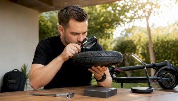 Jak číst rozměry pneumatik: průvodce pro e-koloběžky i auta