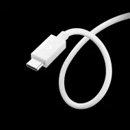 Bílý kabel Spigen EB6020AC Essential USB-A na USB-C 200 cm 60W – detail konektorů