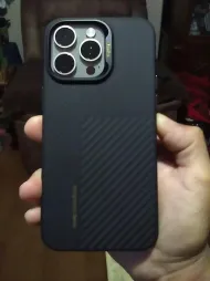 Pouzdro Benks Montage ArmorPro Kevlar® Metal Frame iPhone 16 Pro – černé