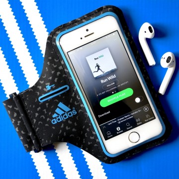 Pouzdro na běhání Adidas Griffin Sport Armband pro iPhone SE/5S/5C/5 Pouzdro na běhání Adidas Griffin Sport Armband pro iPhone SE/5S/5C/5